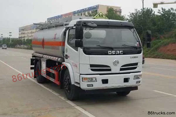 Zhuanwei Zhuanwei Dongfeng chassis fuel tanker truck