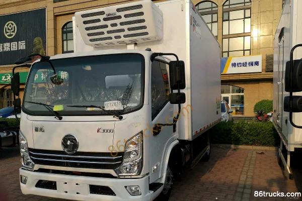 SHACMAN Light Truck Delong K3000 130 hp 4X2(6 wheels) 4.08 m refrigerated truck Exterior (2) | 86Trucks