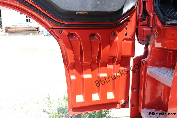 FAW Jiefang Qingdao JH6 Heavy Truck Pilot Edition 2.0 Northern Version 320 hp 6X2(8 wheels) 9.5m Stake Cargo Truck (China VI) (F5N Front Axl