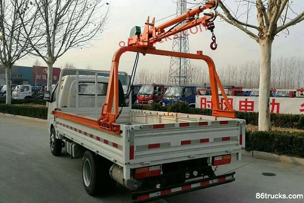 Shifeng Fengyun 110 hp 4X2(6 wheels) 3.2m truck-mounted crane Exterior (3) | 86Trucks