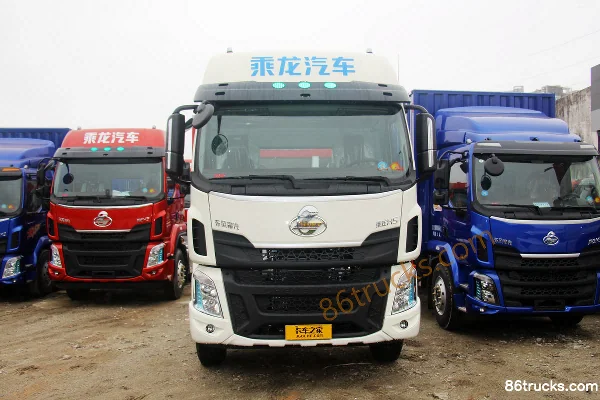Dongfeng Liuqi Chenglong H5 Medium Truck 220 hp 4X2(6 wheels) 9.7m Van Cargo Truck Exterior (2) | 86Trucks