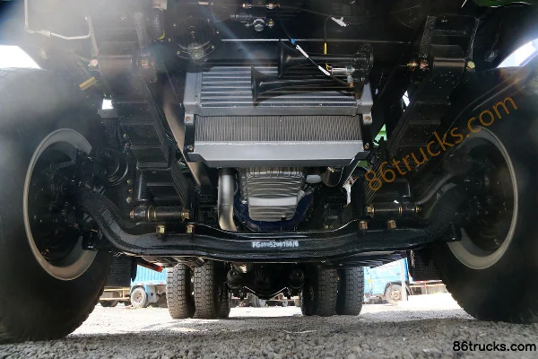Sinotruk HOWO MAN H3 220 hp 6X4(10 wheels) 4.6m Dump Truck Chassis (1) | 86Trucks