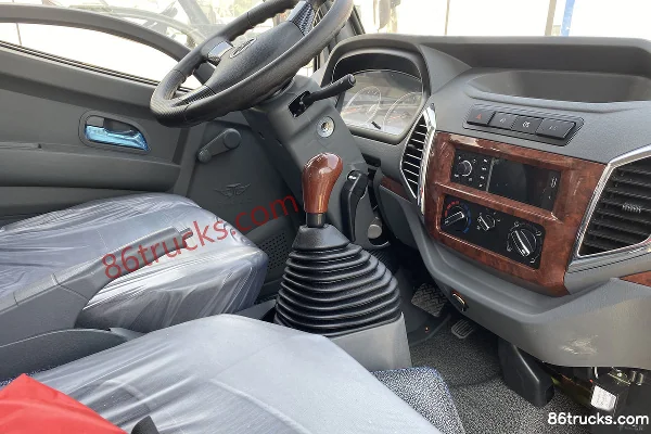 Tangjun Ouling Sailor A7 1.6L 105 hp 4X2(6 wheels) Gasoline/CNG 3.02m Dual Row Flatbed Mini Truck (China VI) Cab (1) | 86Trucks