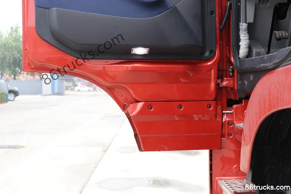 Foton AumanGTL 6 Series Heavy Truck 280 hp 6X2(8 wheels) 9.45m Refrigerated Truck (8-speed) Cab (3) | 86Trucks