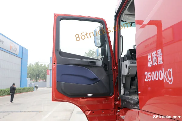 Foton AumanGTL 6 Series Heavy Truck 280 hp 6X2(8 wheels) 9.45m Refrigerated Truck (8-speed) Cab (1) | 86Trucks