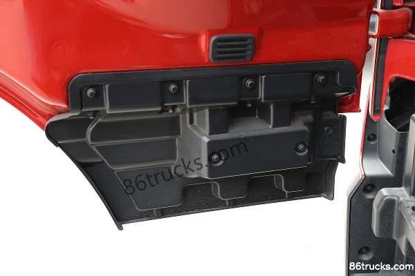 Dongfeng Tianjin KR 7.5L Diesel 300 hp 6X2(8 wheels) Fast Gear 9-Speed 8.6m Box Cargo Truck Cab (3) | 86Trucks