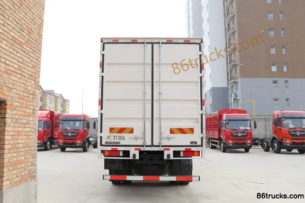 Dongfeng Tianjin KR 7.5L Diesel 300 hp 6X2(8 wheels) Fast Gear 9-Speed 8.6m Box Cargo Truck Body (3) | 86Trucks