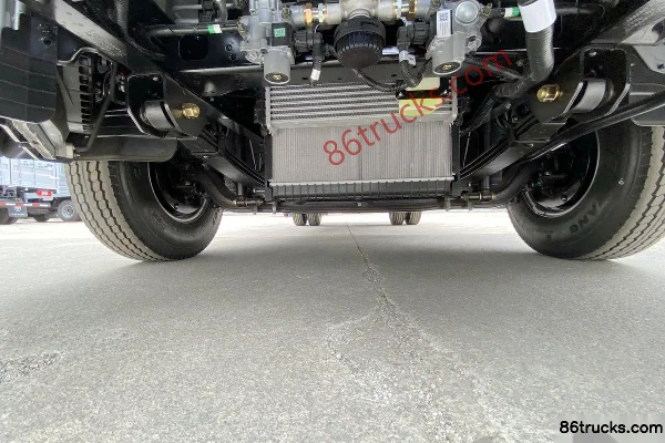 Foton Aumark S1 Series 156 hp 4X2(6 wheels) 4.17m Single Row Stake Light Truck (Silver) Chassis (1) | 86Trucks