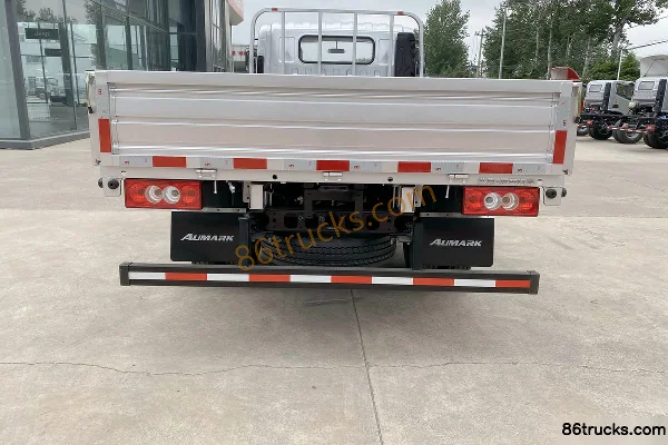 Foton Aumark S1 Series 156 hp 4X2(6 wheels) 4.17m Single Row Stake Light Truck (Silver) Body (3) | 86Trucks