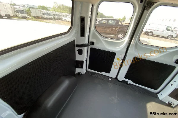 JMC New Transit 2020 Model 121 hp 6-Seat Short Wheelbase 2.0T Diesel Low Roof Multi-Purpose Van Cargo Box (2) | 86Trucks