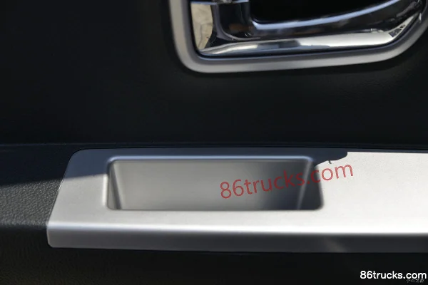 Dongfeng T5 95hp 4X2(6 wheels) 2.99m Double Row Flatbed Light Truck (Beijing VI) Cab (3) | 86Trucks