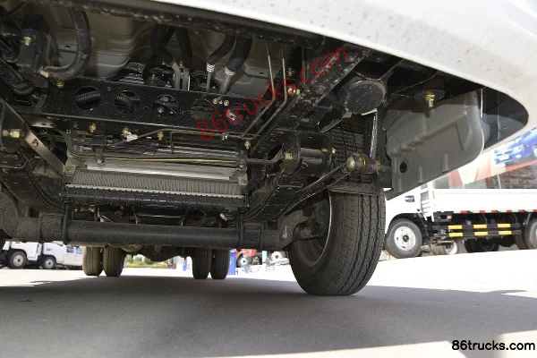 Dongfeng T5 95hp 4X2(6 wheels) 2.99m Double Row Flatbed Light Truck (Beijing VI) Chassis (3) | 86Trucks