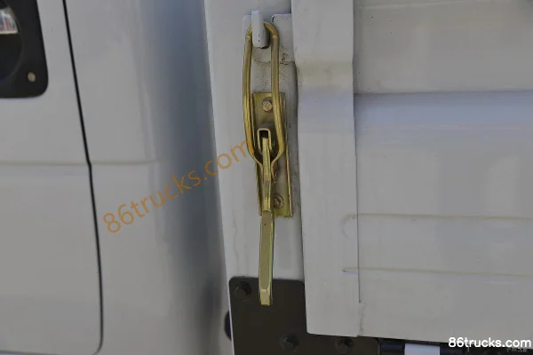 Dongfeng T5 95hp 4X2(6 wheels) 2.99m Double Row Flatbed Light Truck (Beijing VI) Body (2) | 86Trucks