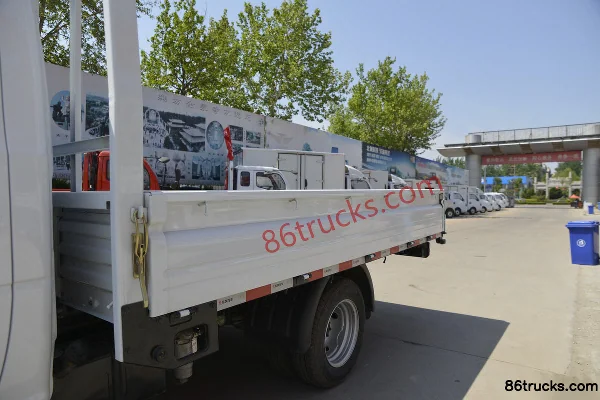 Dongfeng T5 95hp 4X2(6 wheels) 2.99m Double Row Flatbed Light Truck (Beijing VI) Body (1) | 86Trucks