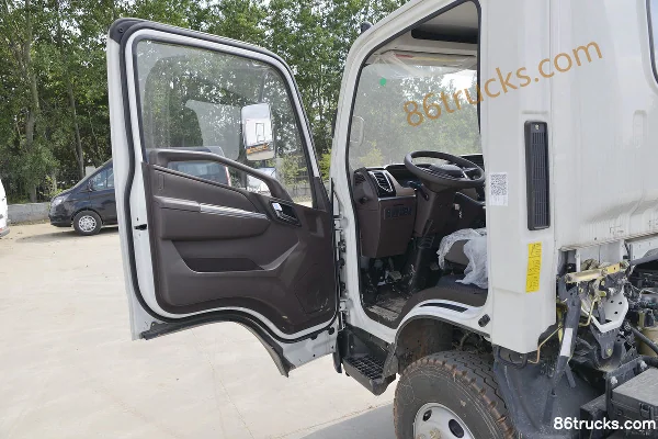JMC Kaiyun Strong Edition 152hp 4X2(6 wheels) garbage truck chassis Cab (1) | 86Trucks