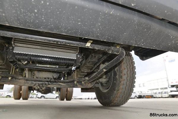 JMC Kaiyun Strong Edition 152hp 4X2(6 wheels) garbage truck chassis (3) | 86Trucks