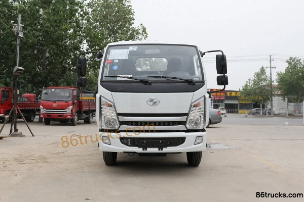 Yuejin Fuyun X500 143 hp 4X2(6 wheels) 4.18m single-row flatbed light truck Exterior (2) | 86Trucks