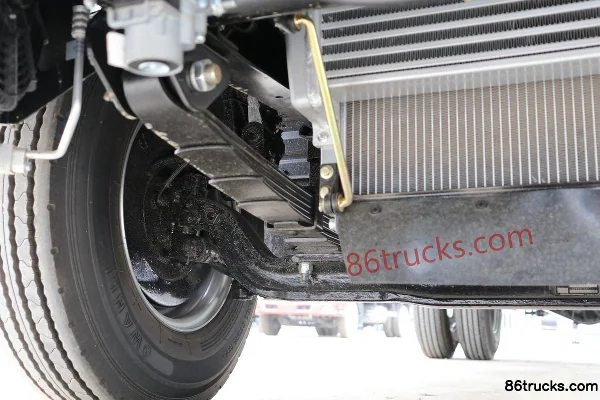 Yuejin Fuyun X500 143 hp 4X2(6 wheels) 4.18m single-row flatbed light truck Chassis (2) | 86Trucks