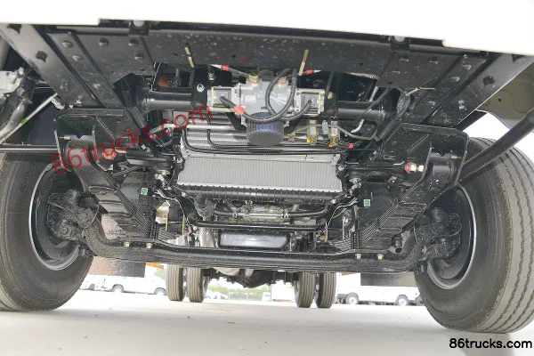 JMC New Shunda 129hp 4X2(6 wheels) 3.97m refrigerated truck Chassis (1) | 86Trucks