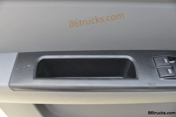 Foton Xiangling V1 1.6L 122hp 4X2(6 wheels) Gasoline 3.2m Single Row Flatbed Light Truck (Single Rear Wheel) (China VI) Cab (2) | 86Trucks