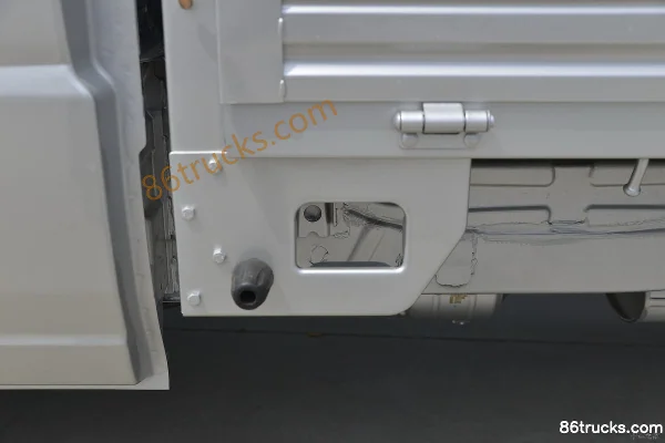 Foton Xiangling V1 1.6L 122hp 4X2(6 wheels) Gasoline 3.2m Single Row Flatbed Light Truck (Single Rear Wheel) (China VI) Body (3) | 86Trucks