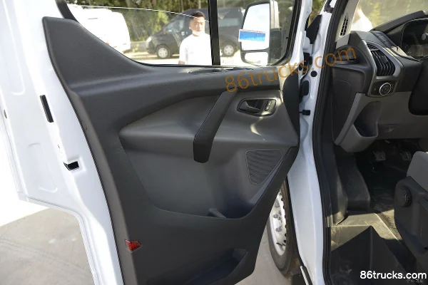 JMC New Transit 2020 121hp 6-Seat Short Wheelbase 2.0T Diesel Medium Roof Multi-Purpose Van Cab (1) | 86Trucks
