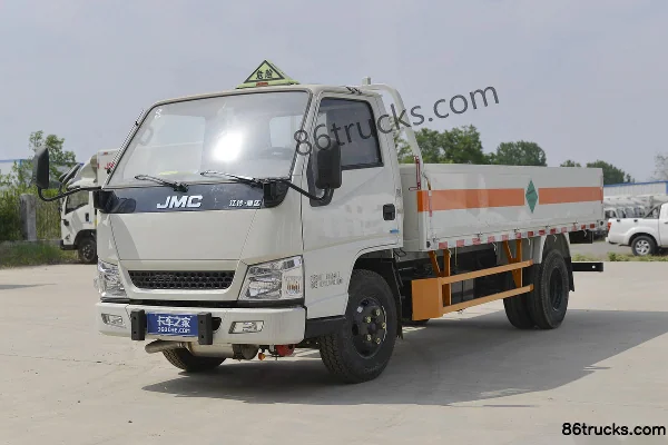 JMC Shunda Wide Body 116 hp 4X2(6 wheels) 4.215m Gas Cylinder Transport Truck Exterior (3) | 86Trucks