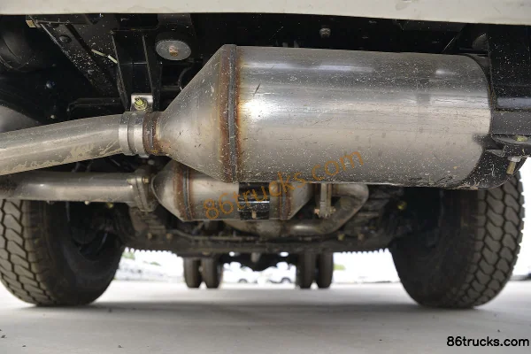JMC Shunda Wide Body 116 hp 4X2(6 wheels) 4.215m Gas Cylinder Transport Truck Chassis (1) | 86Trucks
