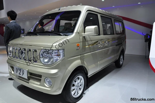Dongfeng V29 Standard 93 hp 1.3L Van Exterior (3) | 86Trucks