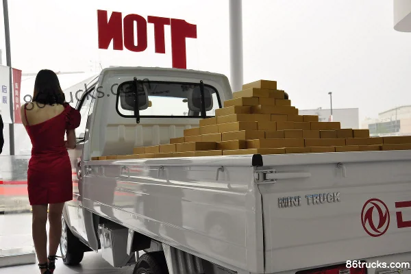 Dongfeng NEW K01 Series 2008 1.1L 52 hp 4X2(6 wheels) 2.5m Single Row Flatbed Micro Truck Exterior (3) | 86Trucks