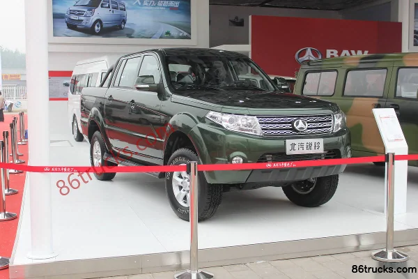BAW Ruiling Basic 2019 4WD 2.8T Diesel Double Row Pickup Truck Cab (3) | 86Trucks