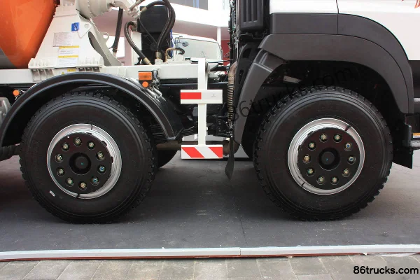 GAC HINO série 700 350 ch 8X4(12 roues) camion malaxeur Châssis (2) | 86Trucks