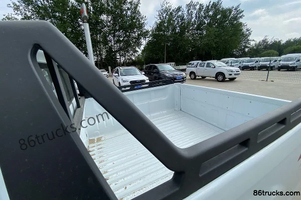 Jiangxi Isuzu Lingtuo 2019 Manual Leading Edition 2.5T Diesel 150hp 4WD Double Cab Pickup Official Photos (2) | 86Trucks