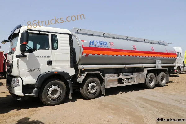 Sinotruk HOWO T5G 340hp 8X4(12 wheels) aluminum fuel tanker (Xingshi brand) Exterior (3) | 86Trucks