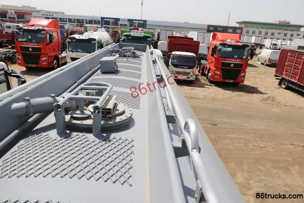 Sinotruk HOWO T5G 340hp 8X4(12 wheels) aluminum fuel tanker (Xingshi brand) Body (3) | 86Trucks