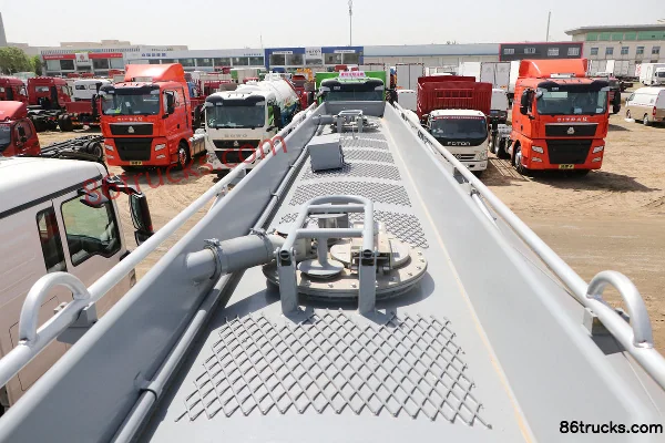 Sinotruk HOWO T5G 340hp 8X4(12 wheels) aluminum fuel tanker (Xingshi brand) Body (2) | 86Trucks