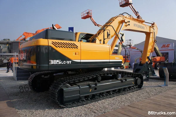 Hyundai Heavy Industries R385LC-9T Crawler Excavator Exterior (2) | 86Trucks