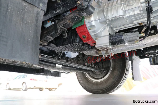 Foton Aoling Big Horn 210hp 4X2(6 wheels) 6.1m Single Row Stake Cargo Truck Chassis (3) | 86Trucks