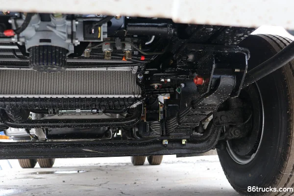 JMC New Shunda Narrow Body 116hp 4X2(6 wheels) 4.21m Single Row Van Truck (China VI) Chassis (3) | 86Trucks