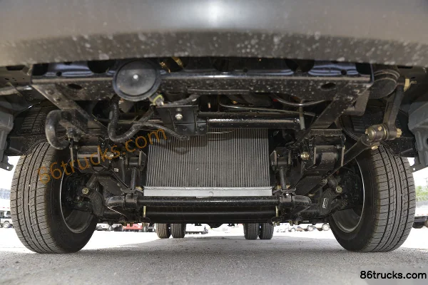 Ouling V5 Deluxe Edition 129 hp 4X2(6 wheels) 4.005 meter Single Row Van Light Truck (China VI) Chassis (1) | 86Trucks