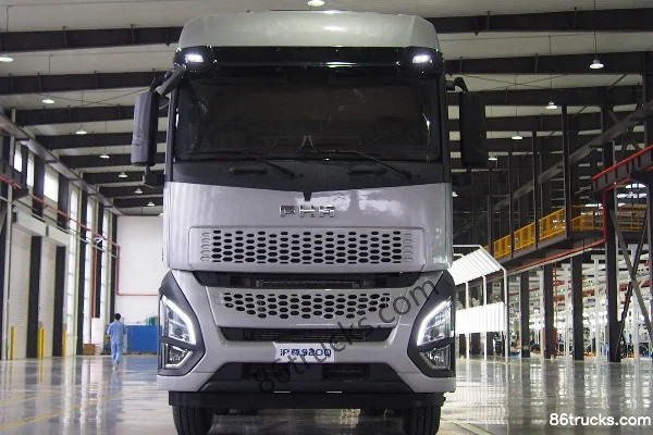 FAW Linghe Huzun S200 Heavy Truck Comfort Edition 500hp 6X4(10 wheels) Tractor Truck Exterior (2) | 86Trucks