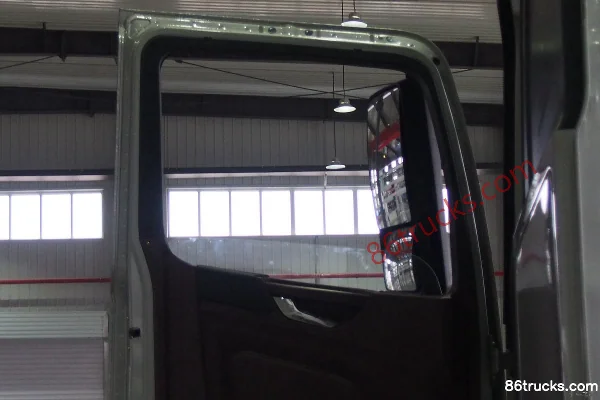 FAW Linghe Huzun S200 Heavy Truck Comfort Edition 500hp 6X4(10 wheels) Tractor Truck Cab (2) | 86Trucks