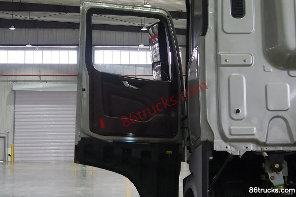 FAW Linghe Huzun S200 Heavy Truck Comfort Edition 500hp 6X4(10 wheels) Tractor Truck Cab (1) | 86Trucks