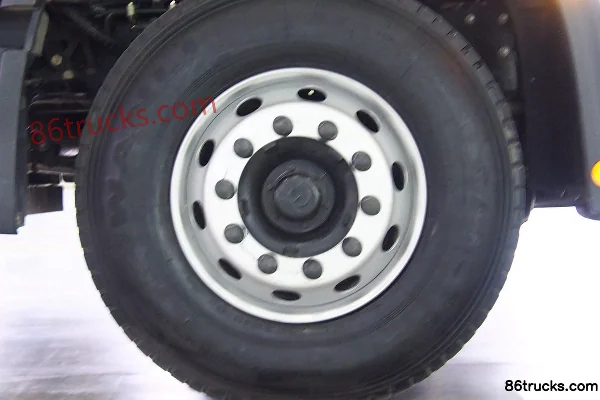 FAW Linghe Huzun S200 Heavy Truck Comfort Edition 500hp 6X4(10 wheels) Tractor Truck Chassis (2) | 86Trucks