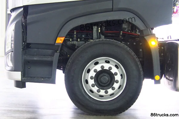 FAW Linghe Huzun S200 Heavy Truck Comfort Edition 500hp 6X4(10 wheels) Tractor Truck Chassis (1) | 86Trucks