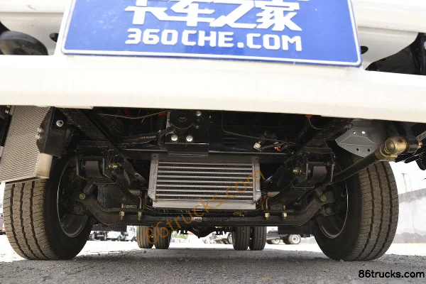 Tangjun Ouling Jinlika II 102hp 4X2(6 wheels) 3.8m half-cab flatbed light truck Chassis (1) | 86Trucks