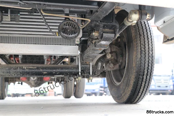 Foton Times Xiaoyun 7 82hp 4X2(6 wheels) 3.3m dump truck Chassis (3) | 86Trucks