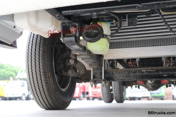 Foton Times Xiaoyun 7 82hp 4X2(6 wheels) 3.3m dump truck Chassis (2) | 86Trucks