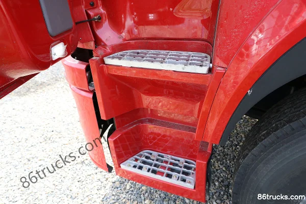 Dongfeng T7 Heavy Truck Zhiling Edition 460 hp 6X4(10 wheels) Tractor Truck Cab (2) | 86Trucks