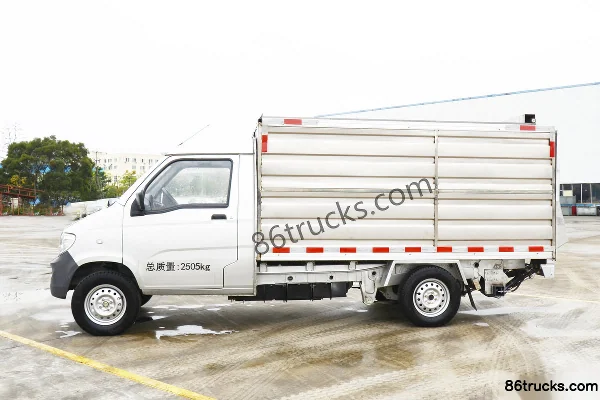 Yanlong Auto 2.5T 2.8m Single Row Pure Electric Enclosed Barrel Garbage Truck 41.11kWh 4X2(6 wheels) Exterior (2) | 86Trucks